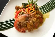stir-fried-noodles-with-prawn-and-mango-curry