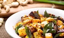 tempered-cashew,-potato-and-brinjal